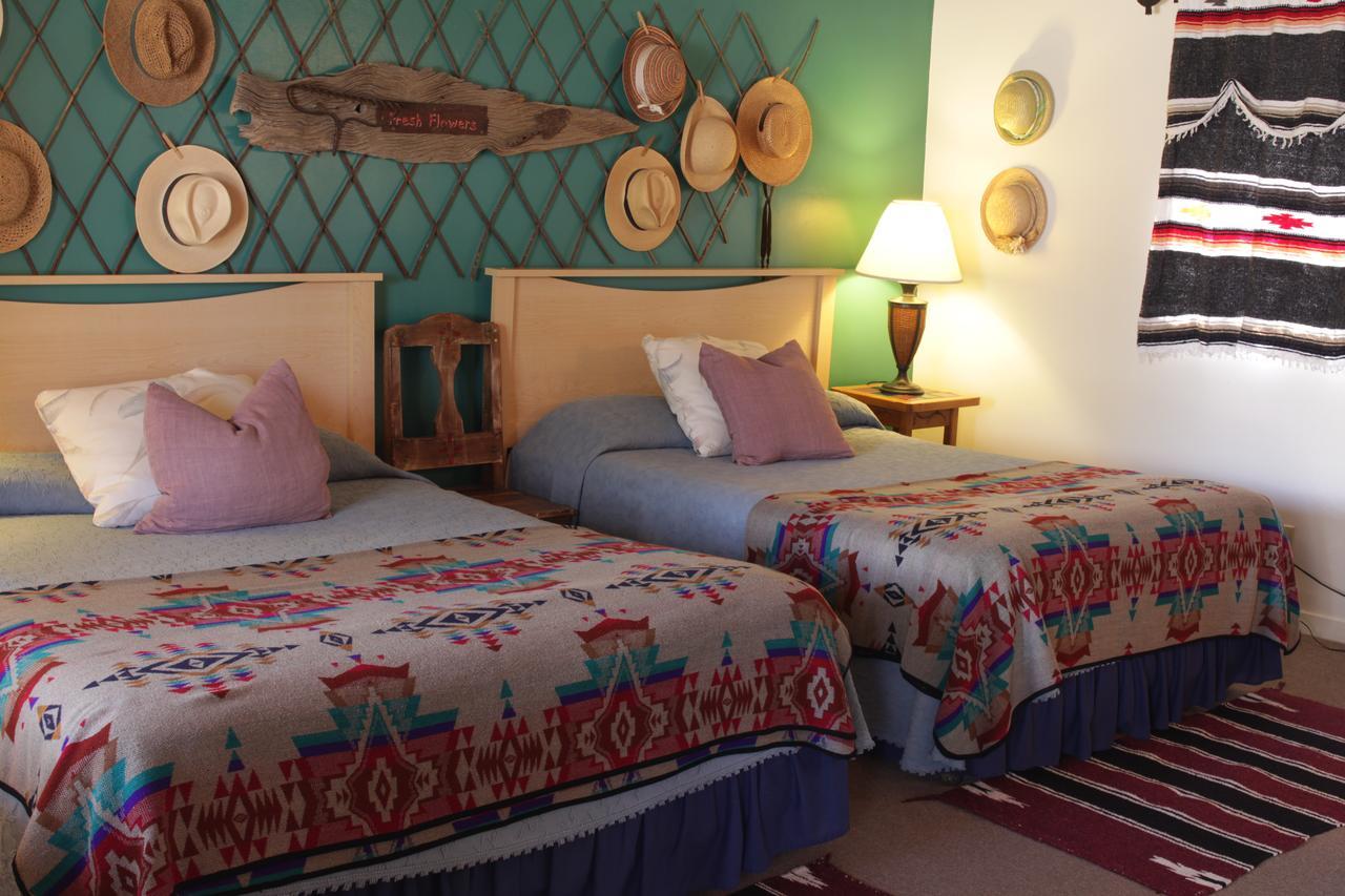 Inn On The Rio Таос Экстерьер фото