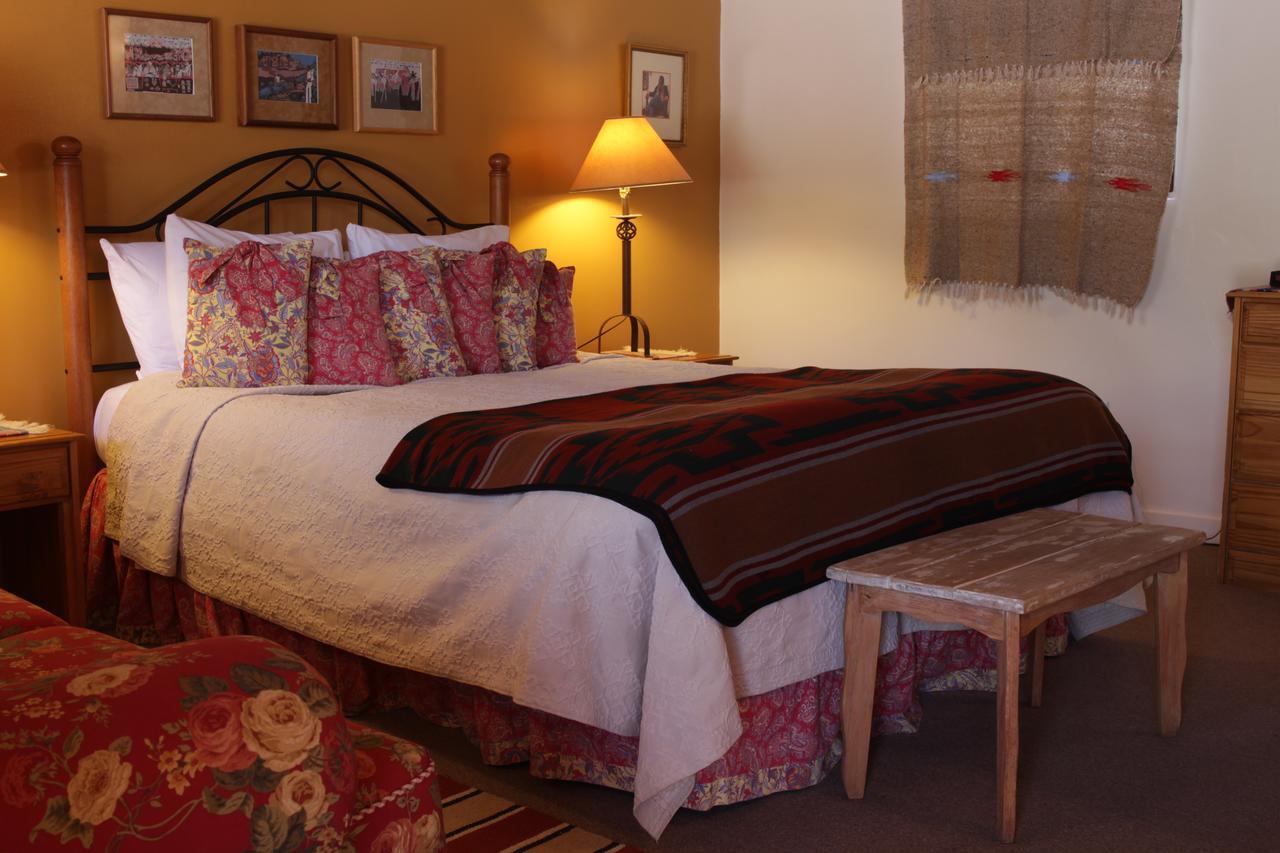 Inn On The Rio Таос Экстерьер фото