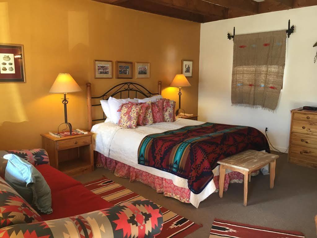 Inn On The Rio Таос Экстерьер фото