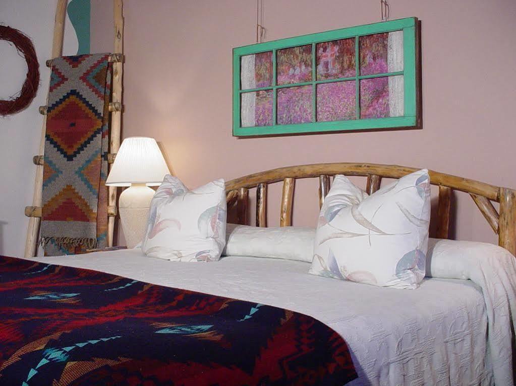Inn On The Rio Таос Экстерьер фото